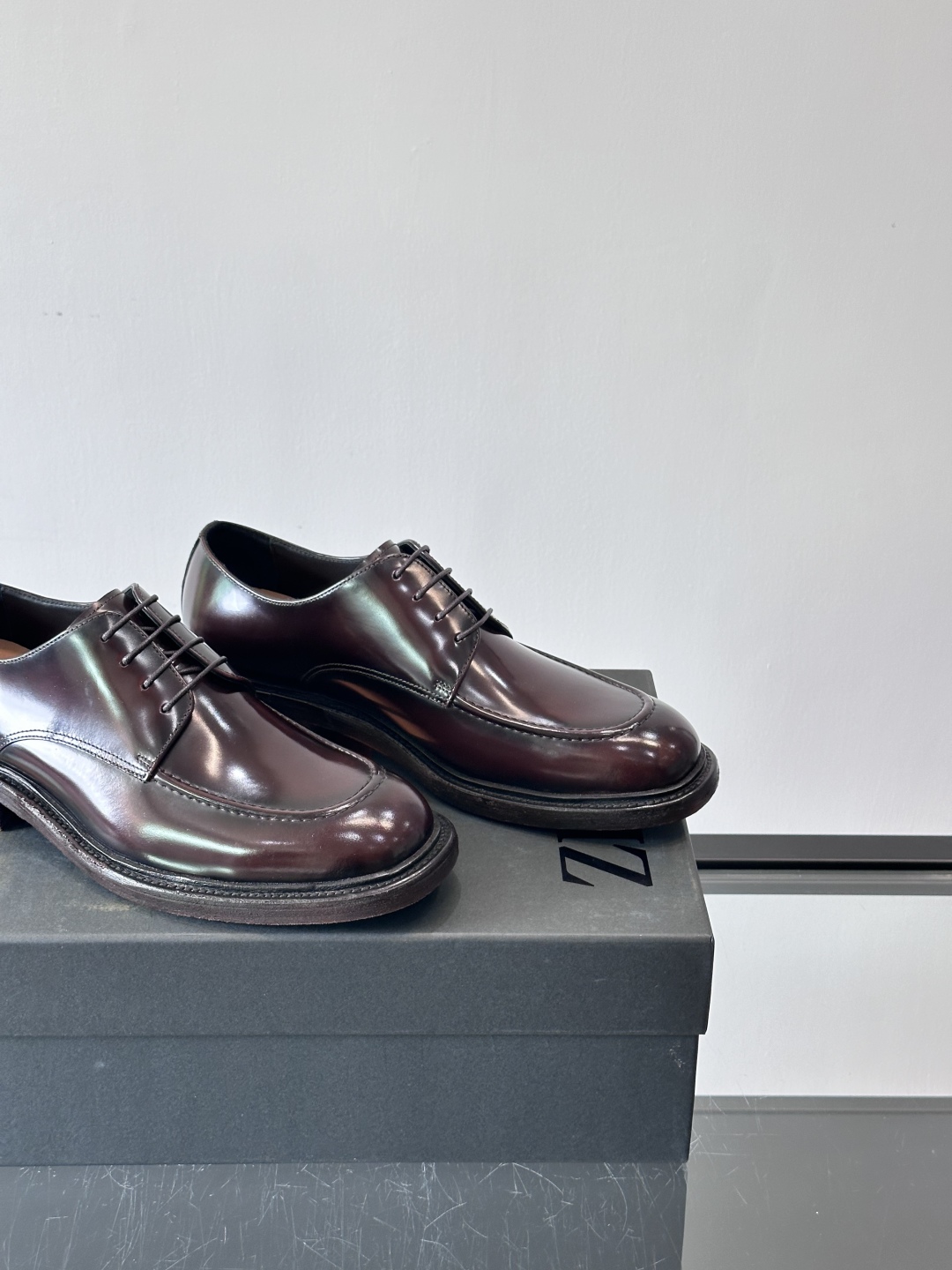 Zegna/杰尼亚 手工精品男士皮鞋 ，意大利进口皮胚 胎牛皮面 内里小牛皮 纯手工上色工艺 皮质细腻光