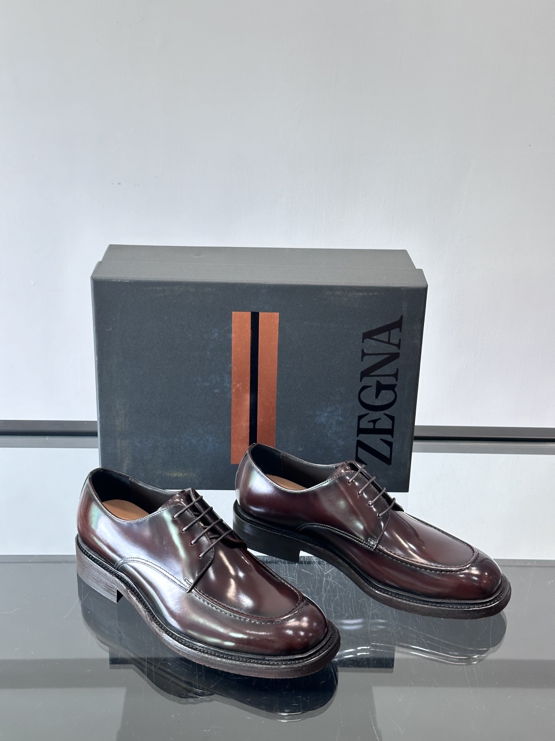 Zegna/杰尼亚 手工精品男士皮鞋 ，意大利进口皮胚 胎牛皮面 内里小牛皮 纯手工上色工艺 皮质细腻光