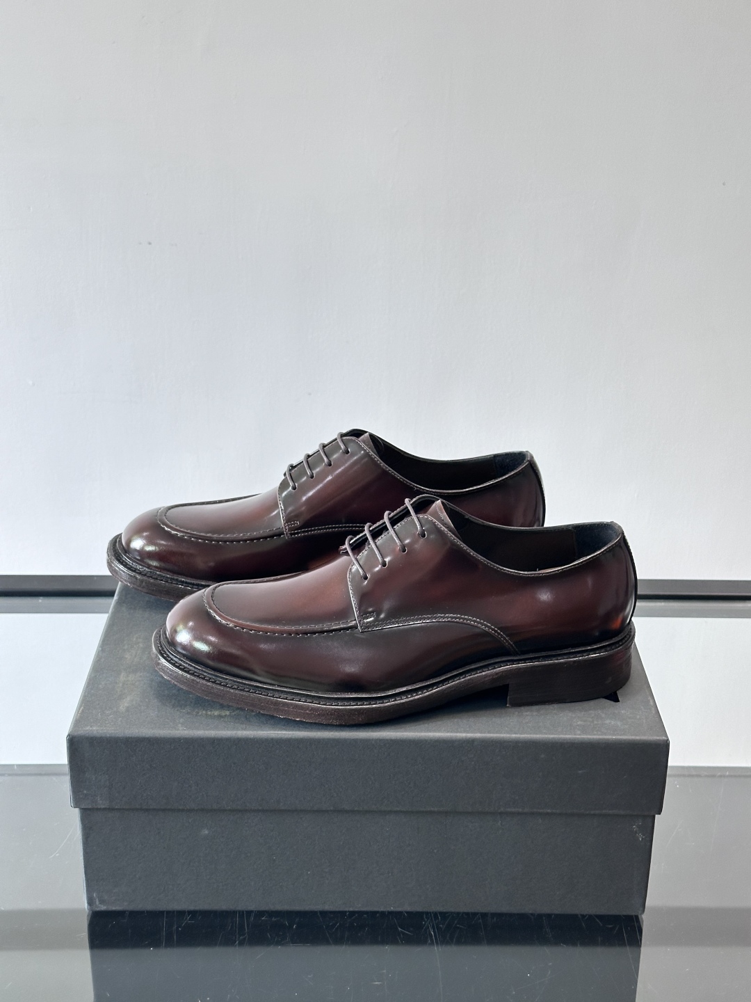Zegna/杰尼亚 手工精品男士皮鞋 ，意大利进口皮胚 胎牛皮面 内里小牛皮 纯手工上色工艺 皮质细腻光