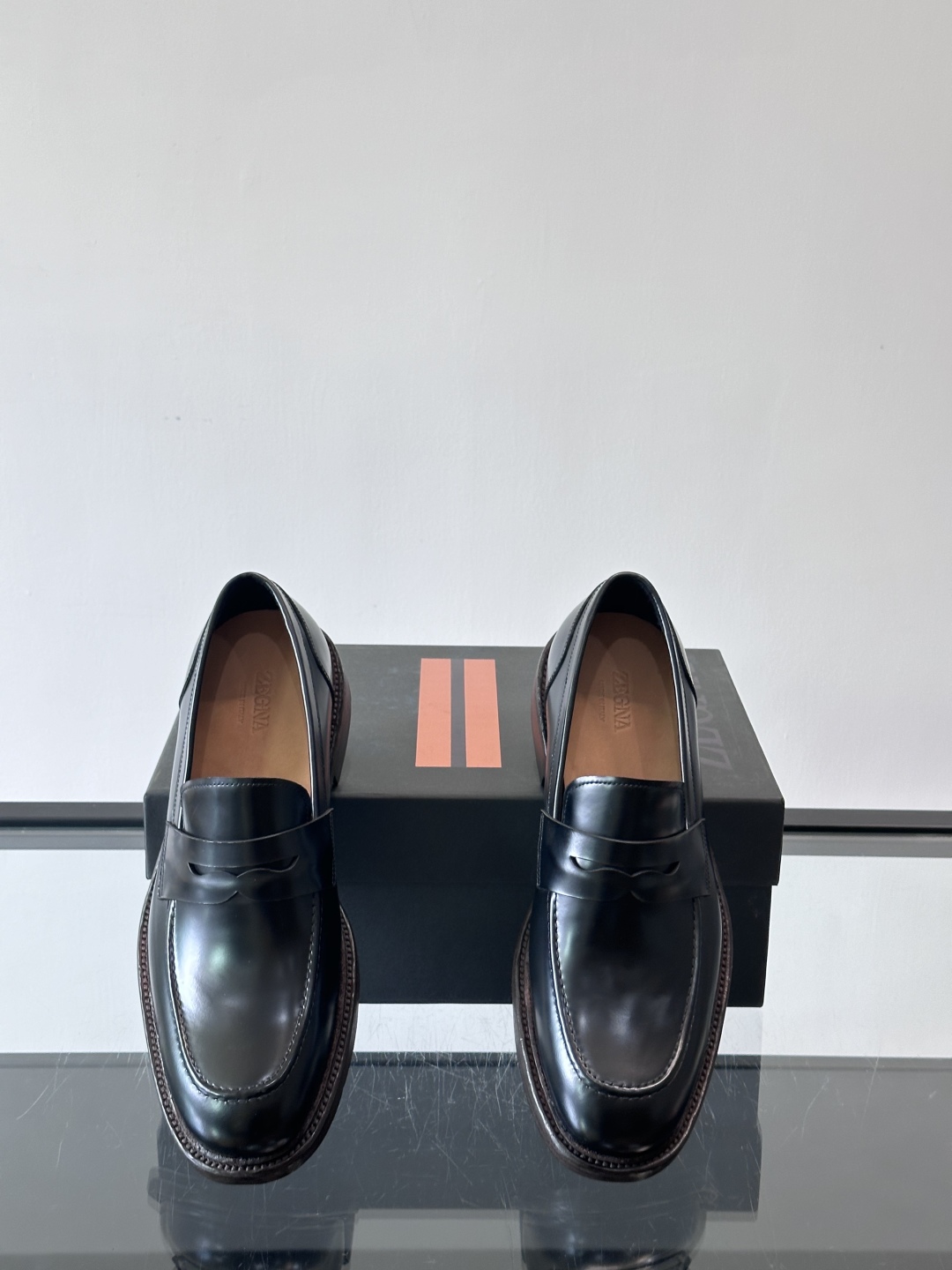 Zegna/杰尼亚 手工精品男士皮鞋 ，意大利进口皮胚 胎牛皮面 内里小牛皮 纯手工上色工艺 皮质细腻光