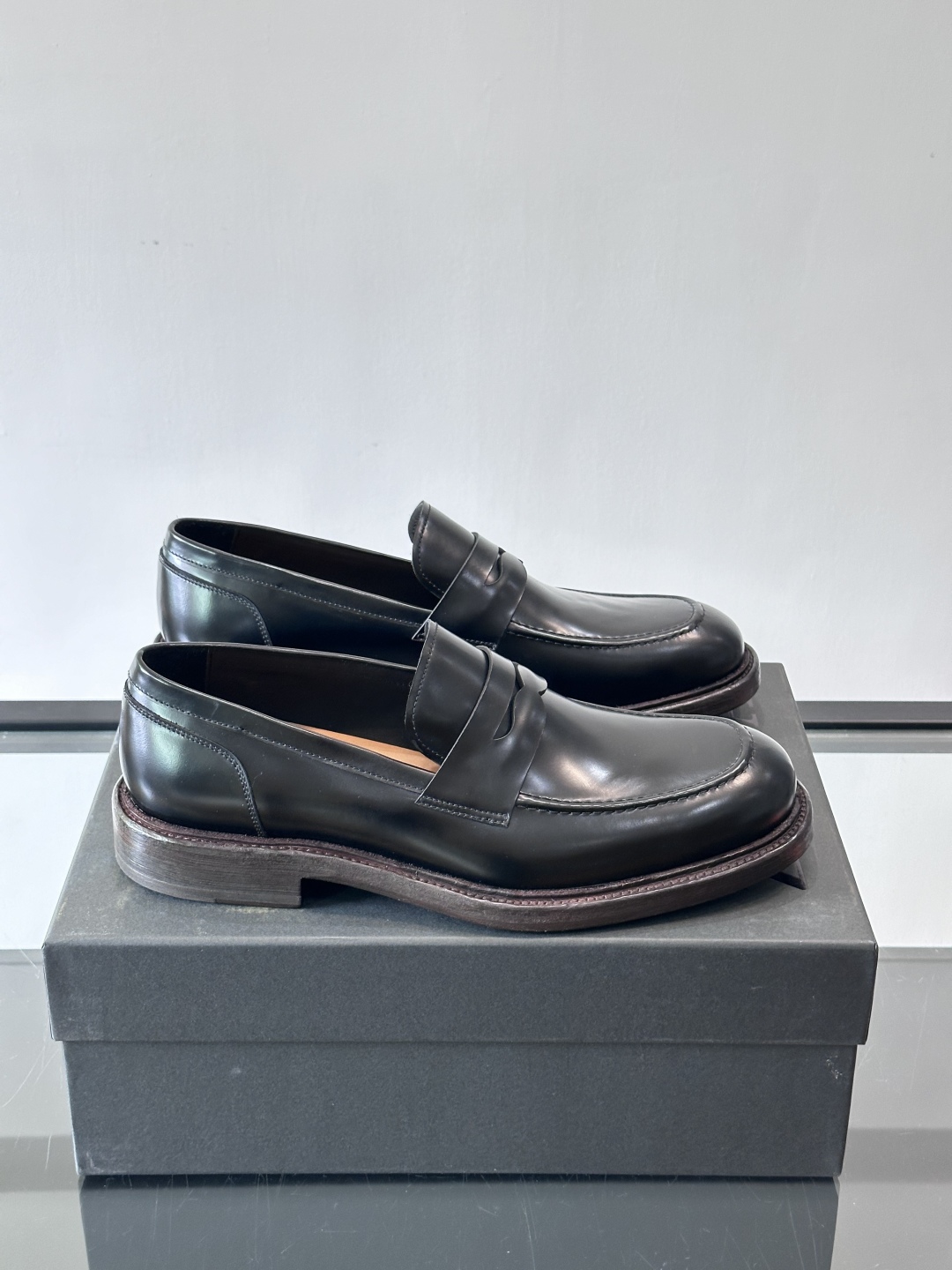 Zegna/杰尼亚 手工精品男士皮鞋 ，意大利进口皮胚 胎牛皮面 内里小牛皮 纯手工上色工艺 皮质细腻光