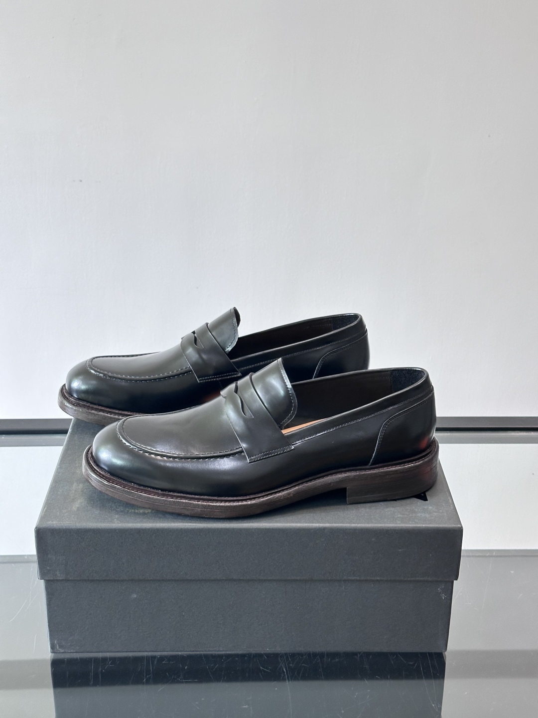 Zegna/杰尼亚 手工精品男士皮鞋 ，意大利进口皮胚 胎牛皮面 内里小牛皮 纯手工上色工艺 皮质细腻光
