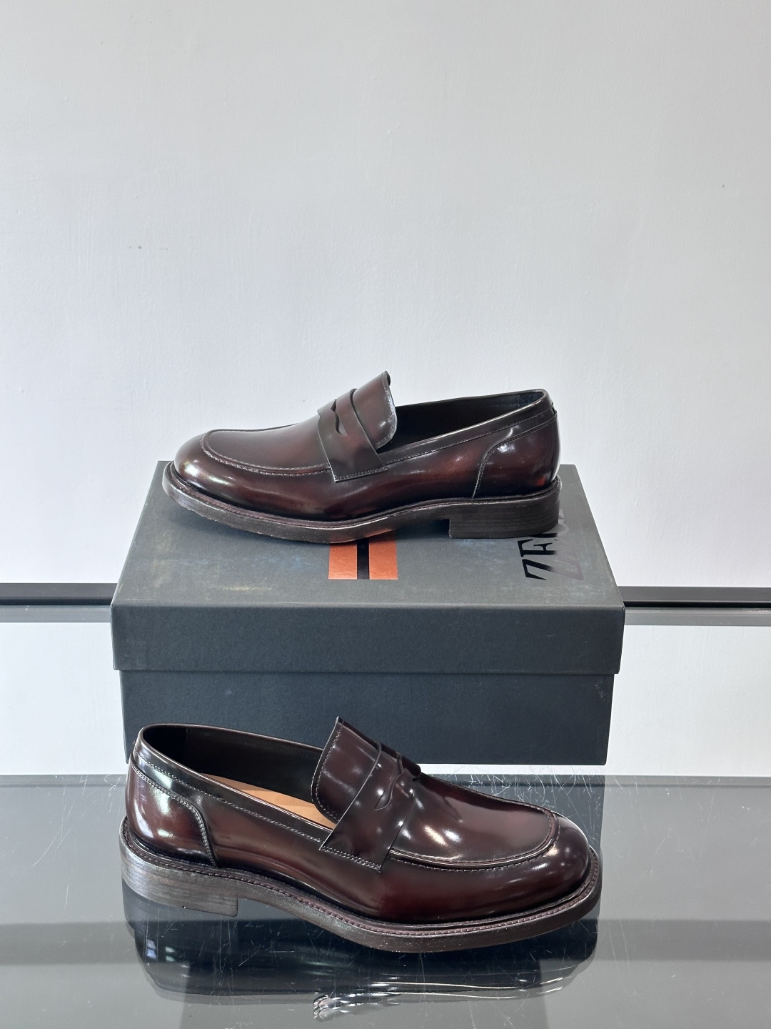 Zegna/杰尼亚 手工精品男士皮鞋 ，意大利进口皮胚 胎牛皮面 内里小牛皮 纯手工上色工艺 皮质细腻光