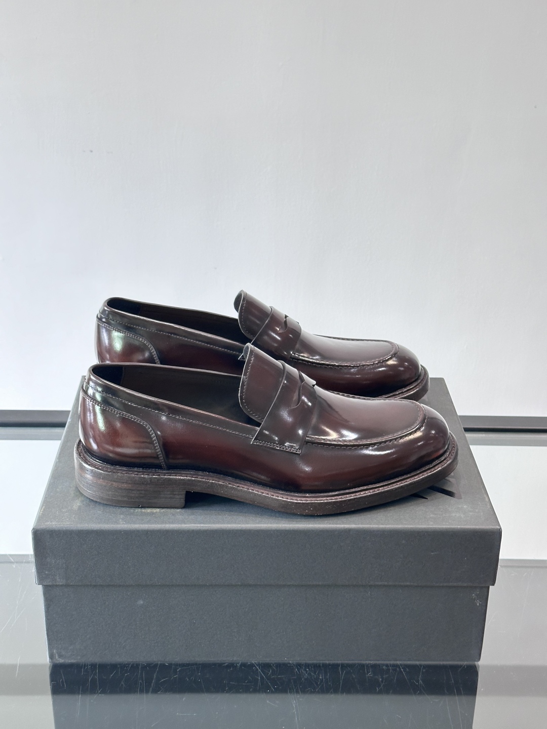 Zegna/杰尼亚 手工精品男士皮鞋 ，意大利进口皮胚 胎牛皮面 内里小牛皮 纯手工上色工艺 皮质细腻光