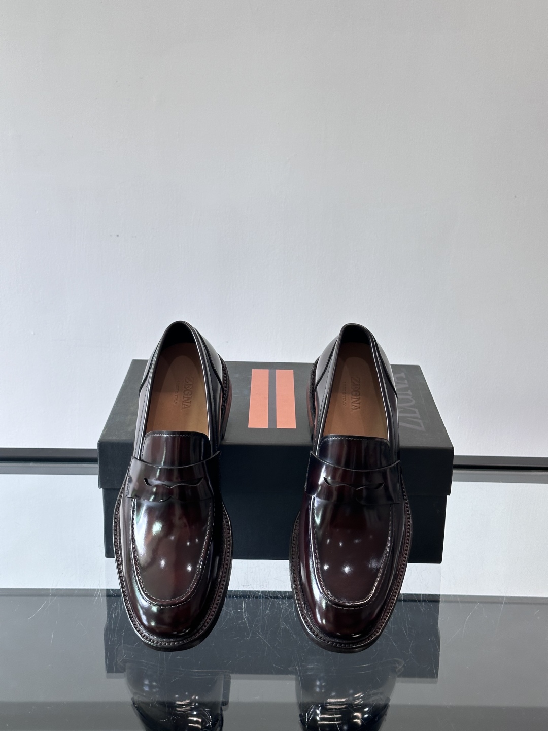 Zegna/杰尼亚 手工精品男士皮鞋 ，意大利进口皮胚 胎牛皮面 内里小牛皮 纯手工上色工艺 皮质细腻光