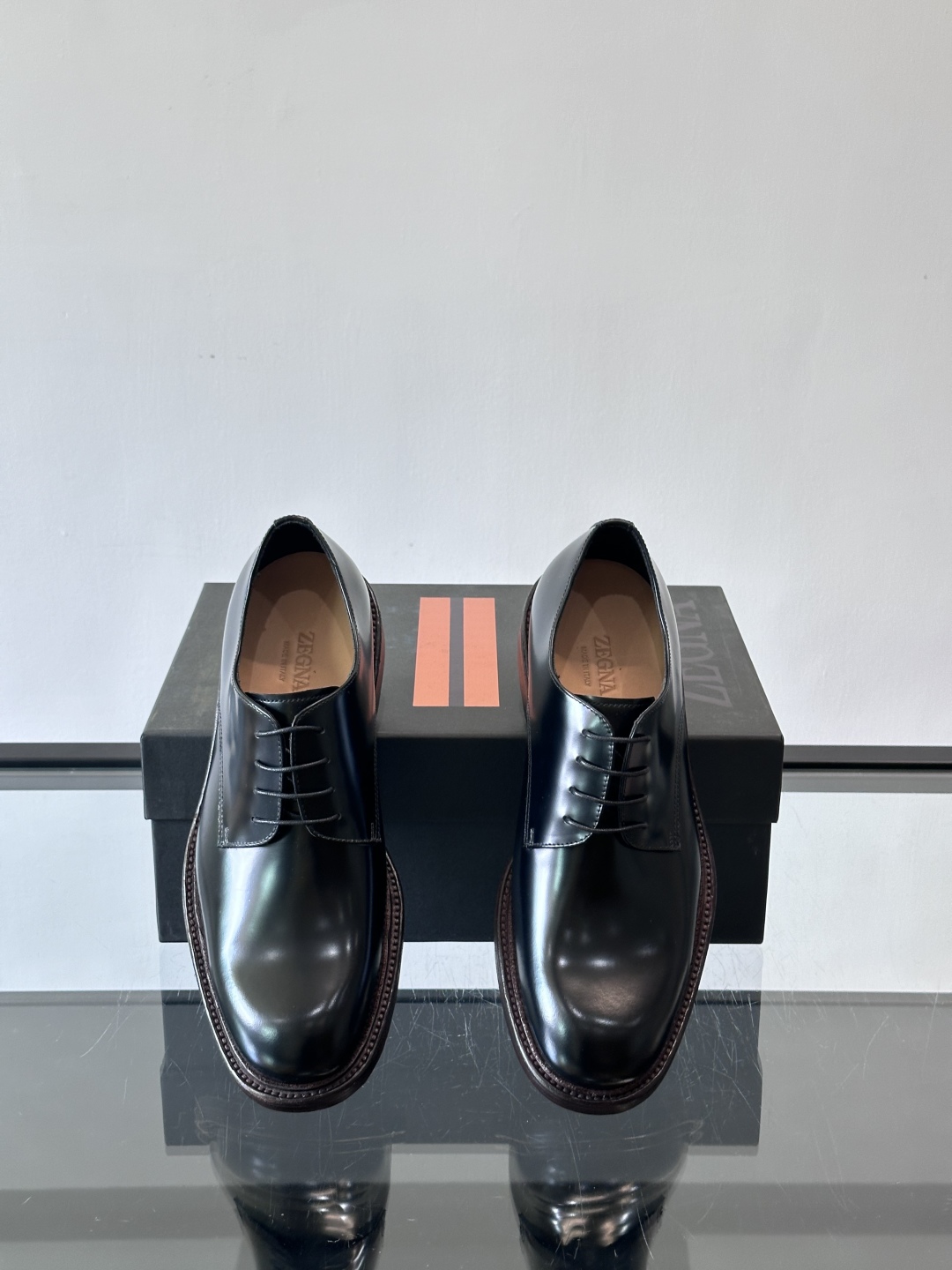 Zegna/杰尼亚 手工精品男士皮鞋 ，意大利进口皮胚 胎牛皮面 内里小牛皮 纯手工上色工艺 皮质细腻光