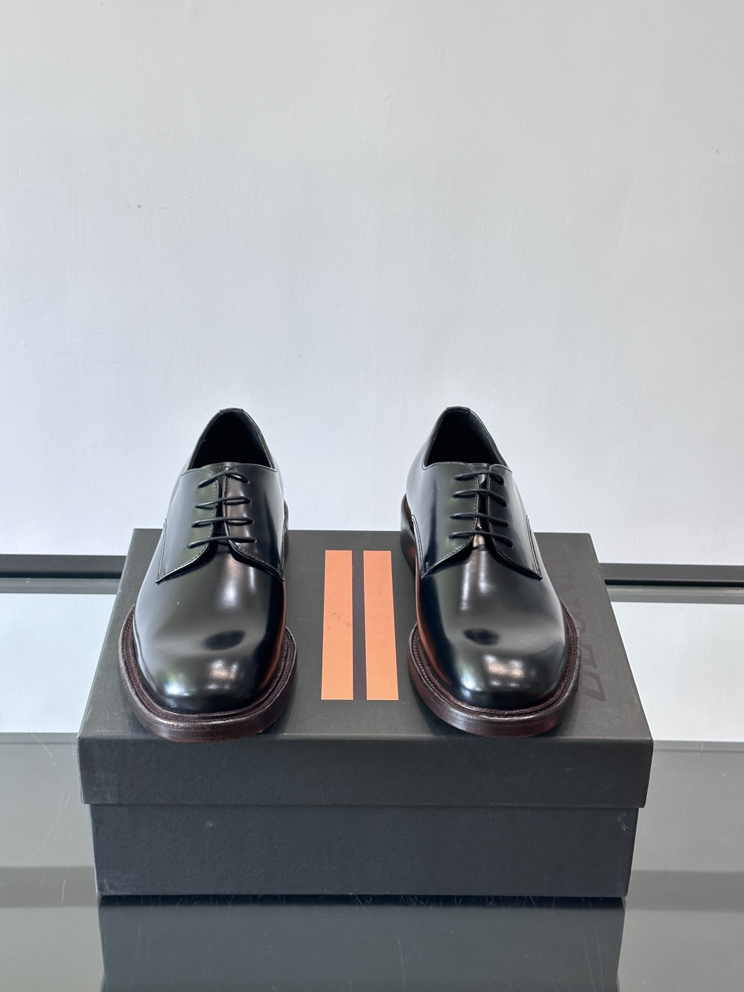 Zegna/杰尼亚 手工精品男士皮鞋 ，意大利进口皮胚 胎牛皮面 内里小牛皮 纯手工上色工艺 皮质细腻光