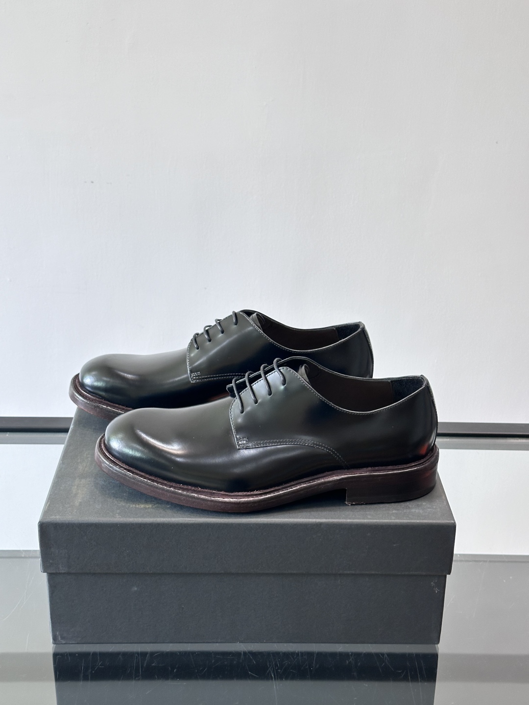 Zegna/杰尼亚 手工精品男士皮鞋 ，意大利进口皮胚 胎牛皮面 内里小牛皮 纯手工上色工艺 皮质细腻光