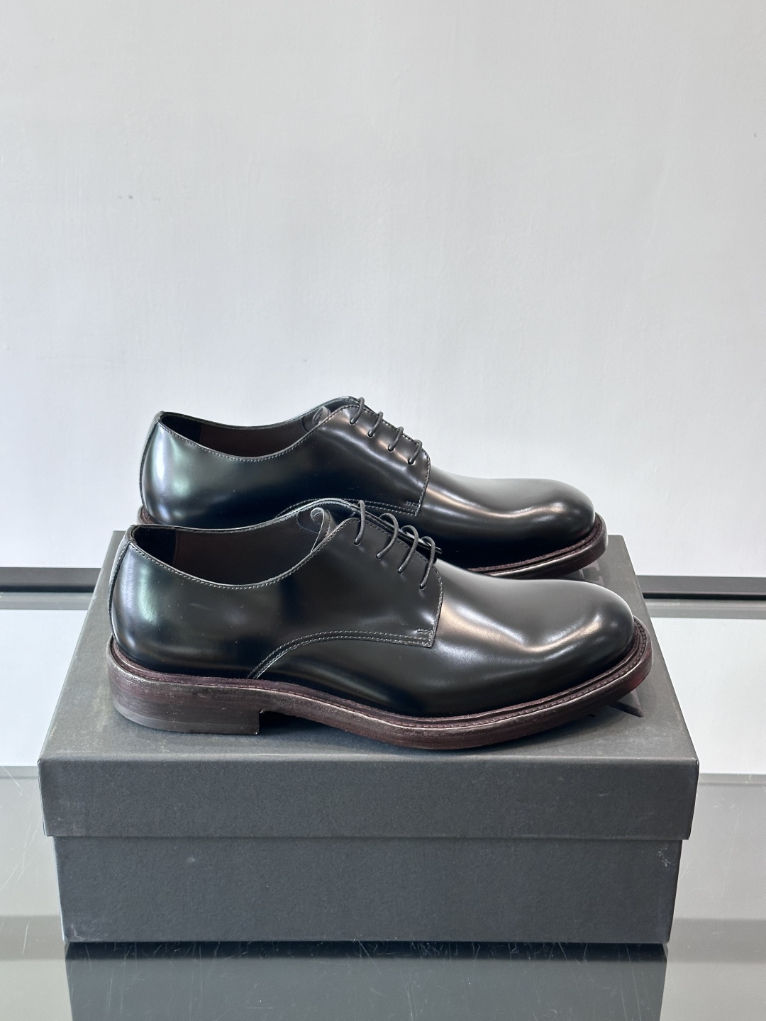 Zegna/杰尼亚 手工精品男士皮鞋 ，意大利进口皮胚 胎牛皮面 内里小牛皮 纯手工上色工艺 皮质细腻光