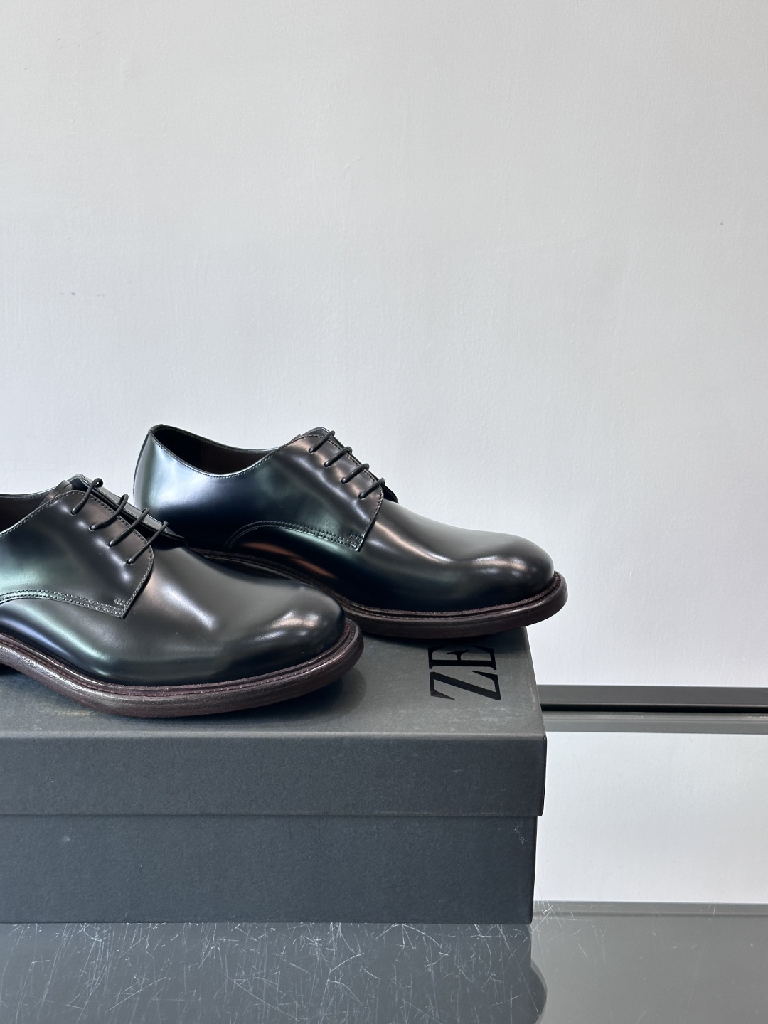 Zegna/杰尼亚 手工精品男士皮鞋 ，意大利进口皮胚 胎牛皮面 内里小牛皮 纯手工上色工艺 皮质细腻光