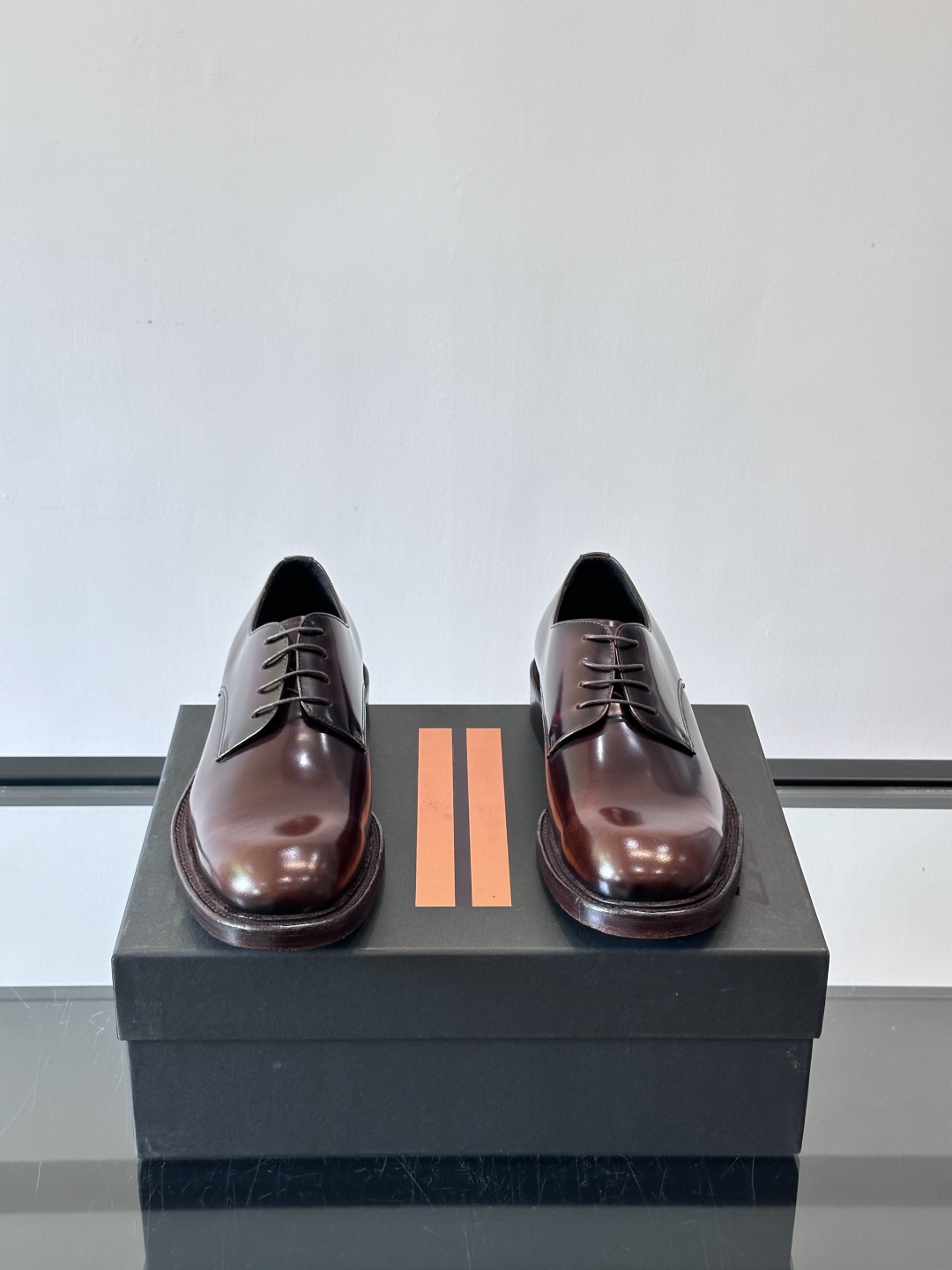 Zegna/杰尼亚 手工精品男士皮鞋 ，意大利进口皮胚 胎牛皮面 内里小牛皮 纯手工上色工艺 皮质细腻光