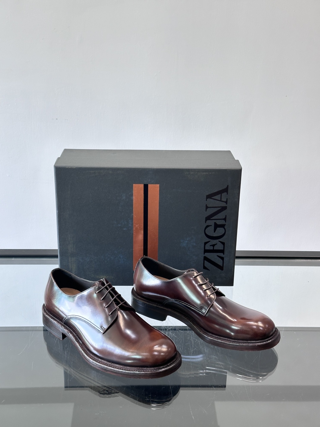 Zegna/杰尼亚 手工精品男士皮鞋 ，意大利进口皮胚 胎牛皮面 内里小牛皮 纯手工上色工艺 皮质细腻光