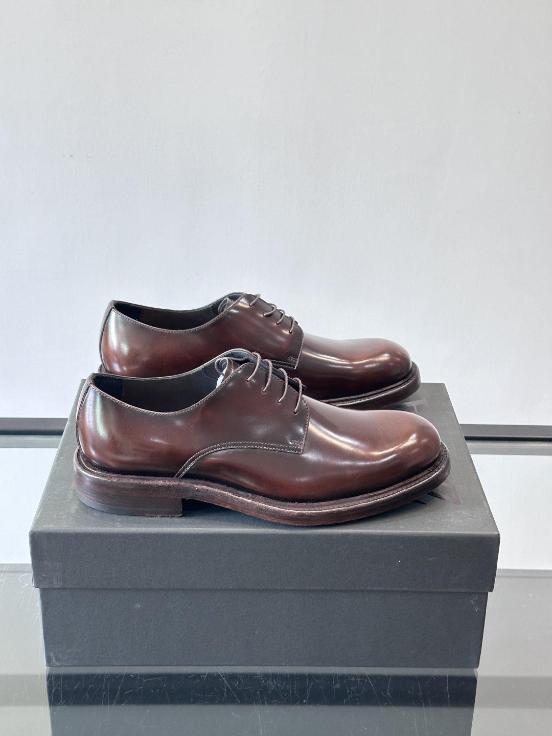 Zegna/杰尼亚 手工精品男士皮鞋 ，意大利进口皮胚 胎牛皮面 内里小牛皮 纯手工上色工艺 皮质细腻光
