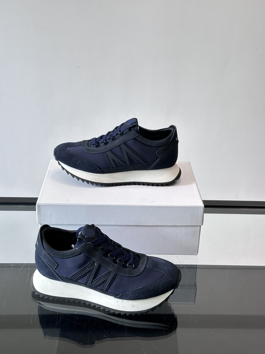 Moncler/盟可睐 Pacey男士运动鞋出货,厚底百搭秋季新款运动鞋!Pacey织物和牛巴革运动鞋是