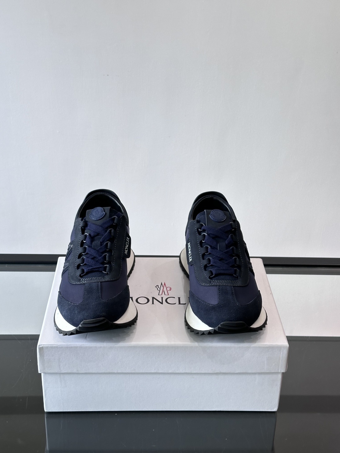 Moncler/盟可睐 Pacey男士运动鞋出货,厚底百搭秋季新款运动鞋!Pacey织物和牛巴革运动鞋是
