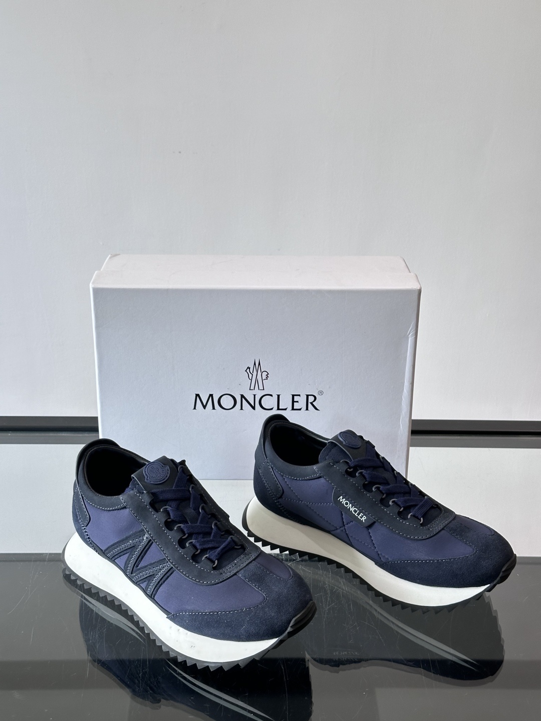 Moncler/盟可睐 Pacey男士运动鞋出货,厚底百搭秋季新款运动鞋!Pacey织物和牛巴革运动鞋是