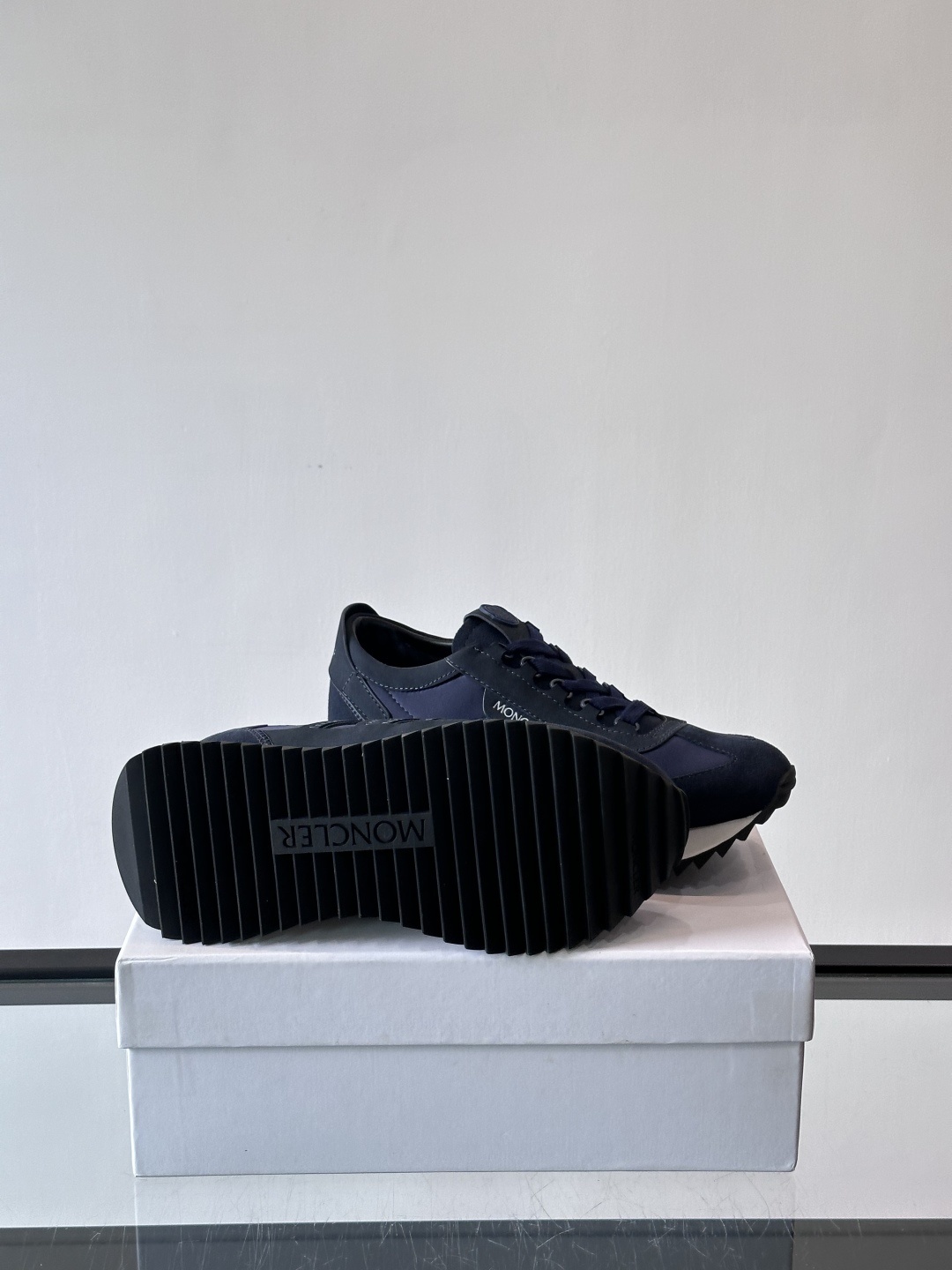 Moncler/盟可睐 Pacey男士运动鞋出货,厚底百搭秋季新款运动鞋!Pacey织物和牛巴革运动鞋是