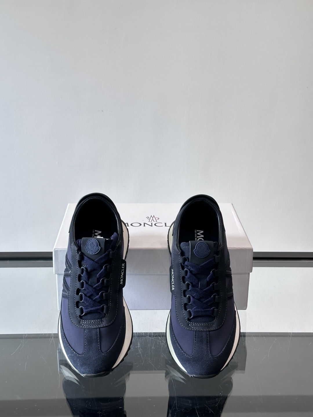 Moncler/盟可睐 Pacey男士运动鞋出货,厚底百搭秋季新款运动鞋!Pacey织物和牛巴革运动鞋是