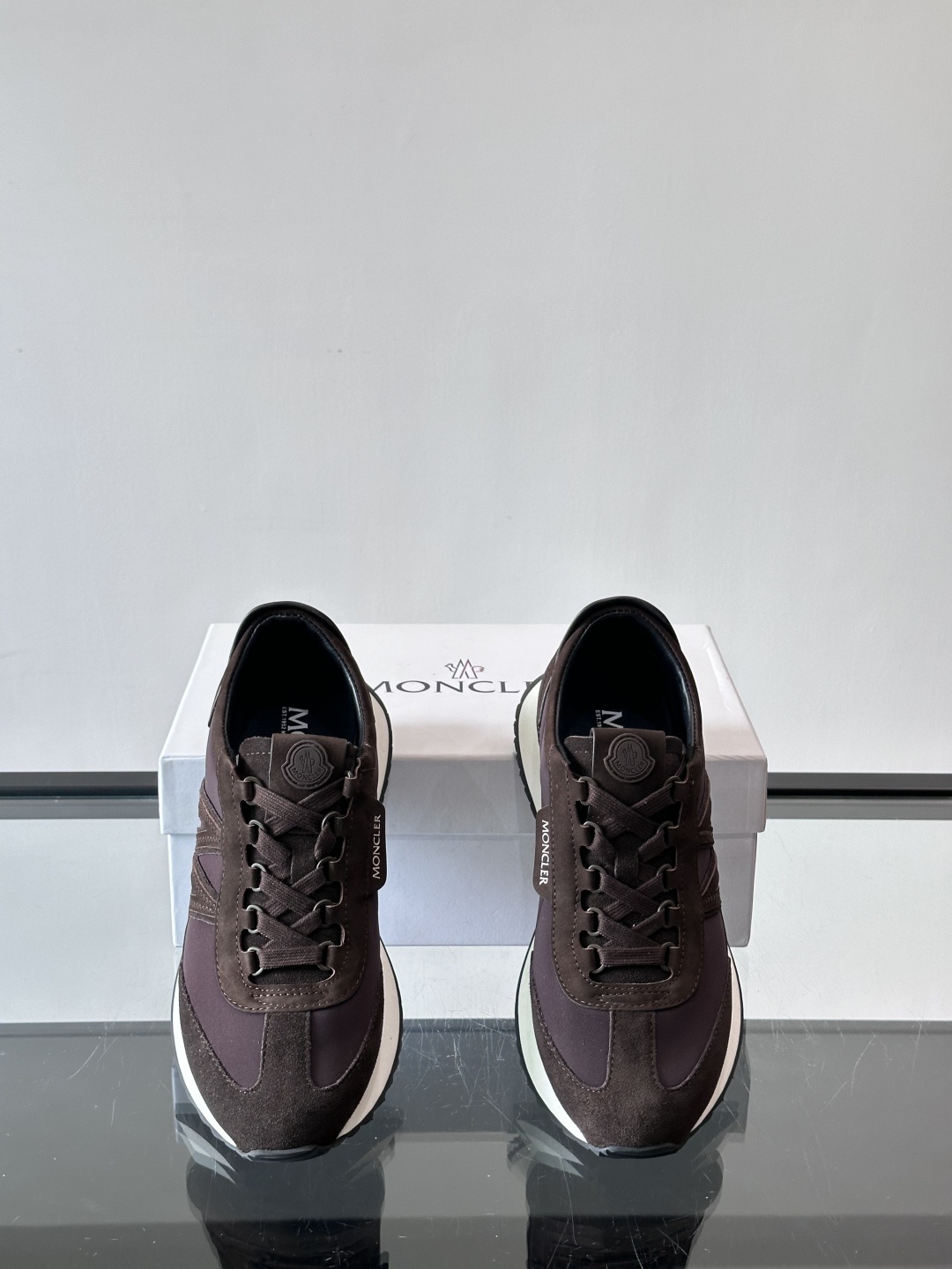 Moncler/盟可睐 Pacey男士运动鞋出货,厚底百搭秋季新款运动鞋!Pacey织物和牛巴革运动鞋是