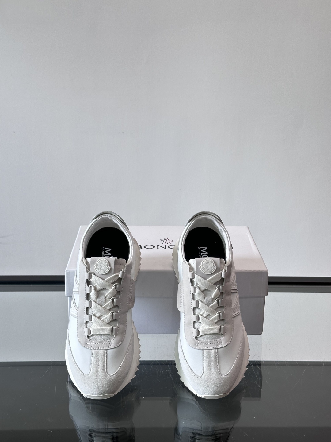 Moncler/盟可睐 Pacey男士运动鞋出货,厚底百搭秋季新款运动鞋!Pacey织物和牛巴革运动鞋是