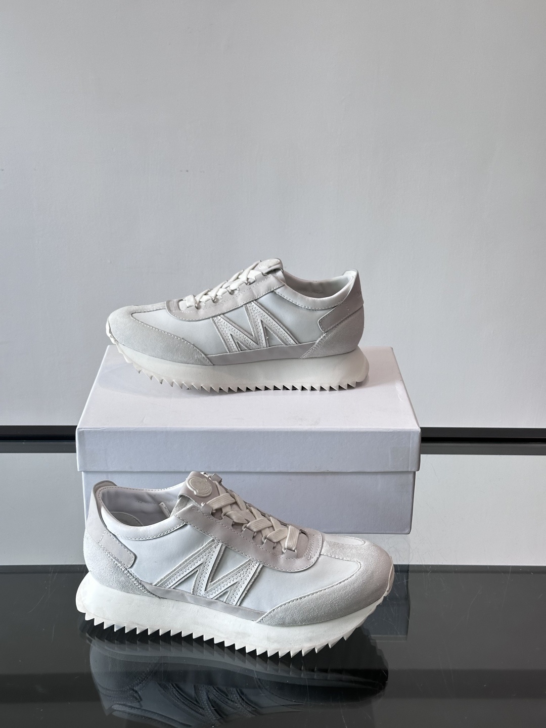 Moncler/盟可睐 Pacey男士运动鞋出货,厚底百搭秋季新款运动鞋!Pacey织物和牛巴革运动鞋是