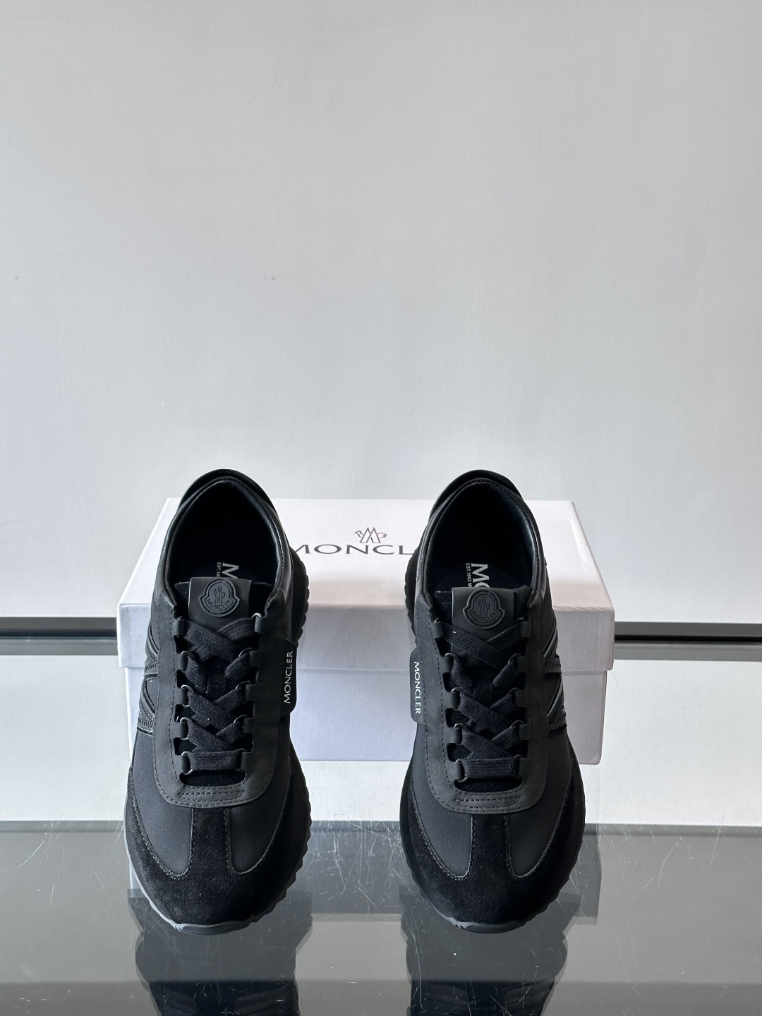 Moncler/盟可睐 Pacey男士运动鞋出货,厚底百搭秋季新款运动鞋!Pacey织物和牛巴革运动鞋是