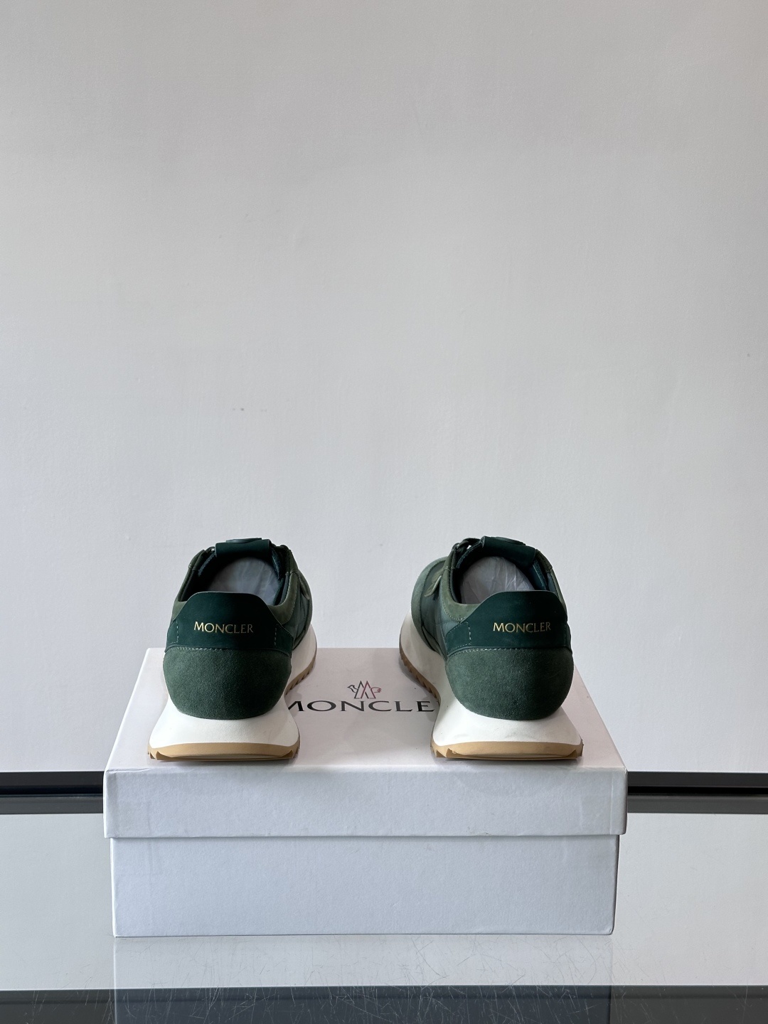 Moncler/盟可睐 Pacey男士运动鞋出货,厚底百搭秋季新款运动鞋!Pacey织物和牛巴革运动鞋是