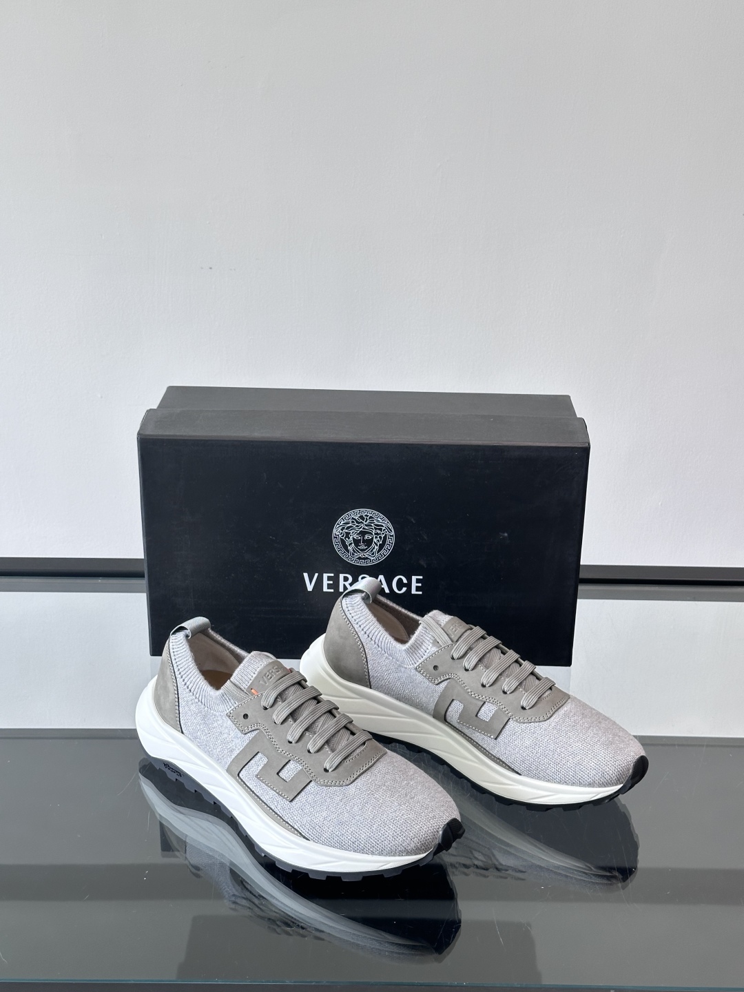 Verasac*范思哲男士休闲运动鞋，进口牛皮材质搭配高科技高密度飞织布面，运动网眼面料内里，透气吸汗舒