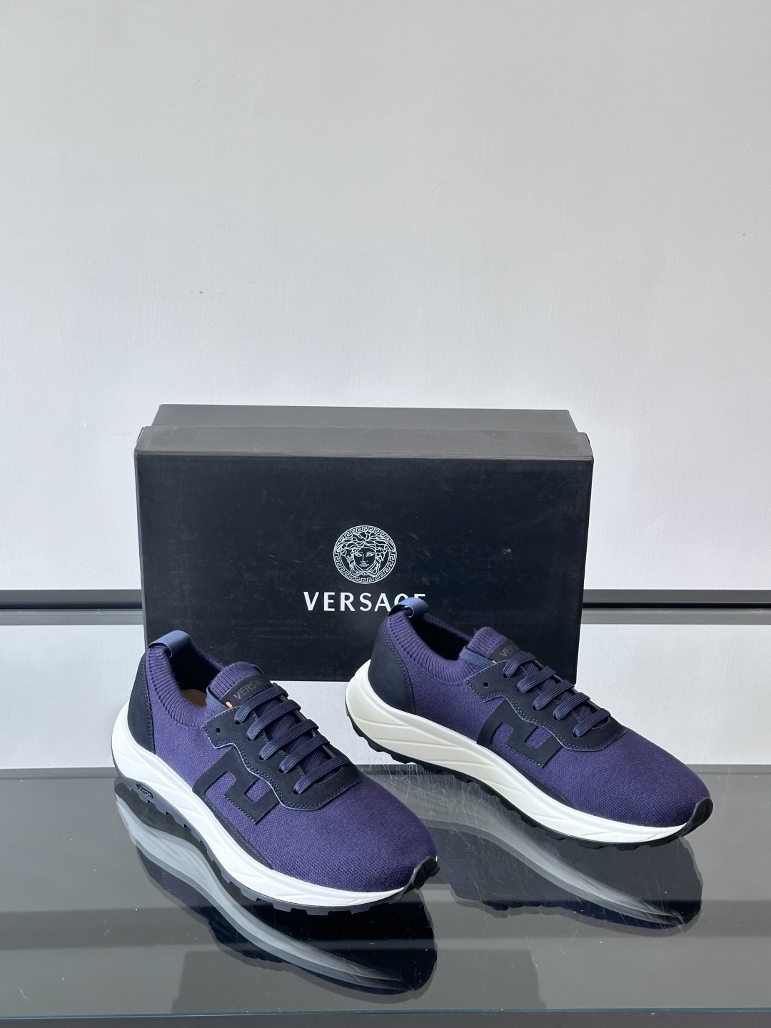 Verasac*范思哲男士休闲运动鞋，进口牛皮材质搭配高科技高密度飞织布面，运动网眼面料内里，透气吸汗舒