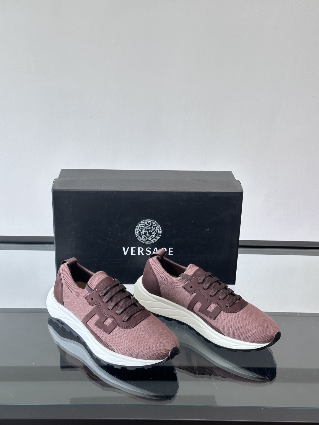 Verasac*范思哲男士休闲运动鞋，进口牛皮材质搭配高科技高密度飞织布面，运动网眼面料内里，透气吸汗舒