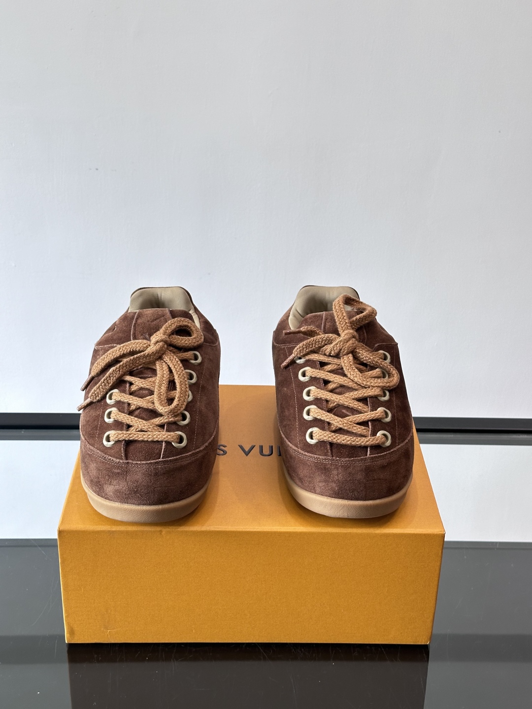 LV Yeti 系带鞋出自 LV Yeti 系列情侣款👫，以前卫笔触融合日式“小脚”时尚美学与路易威登经