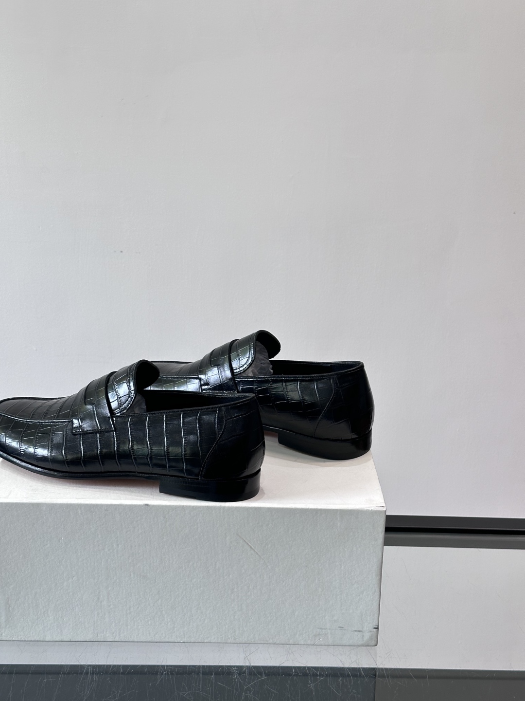Berluti/布鲁提高端真皮大底正装皮鞋，采用进口牛皮鞋面 柔软有型，手工改色工艺，低调奢华气质，舒适