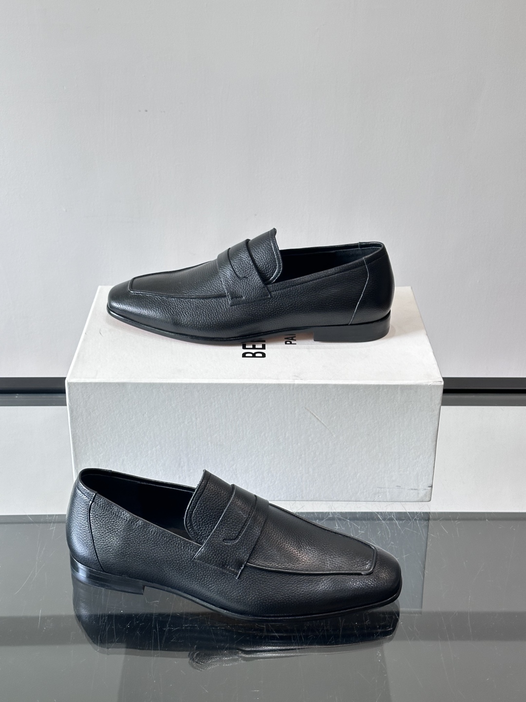 Berluti/布鲁提高端真皮大底正装皮鞋，采用进口牛皮鞋面 柔软有型，手工改色工艺，低调奢华气质，舒适