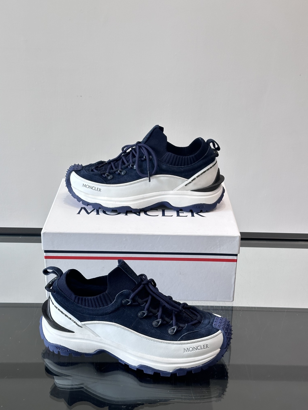 Moncler Outdoor Lace-Up Sneakers: Comfort & Style for Urban and Trail Adventures 5 cmp i1758619297774 6171 0 3