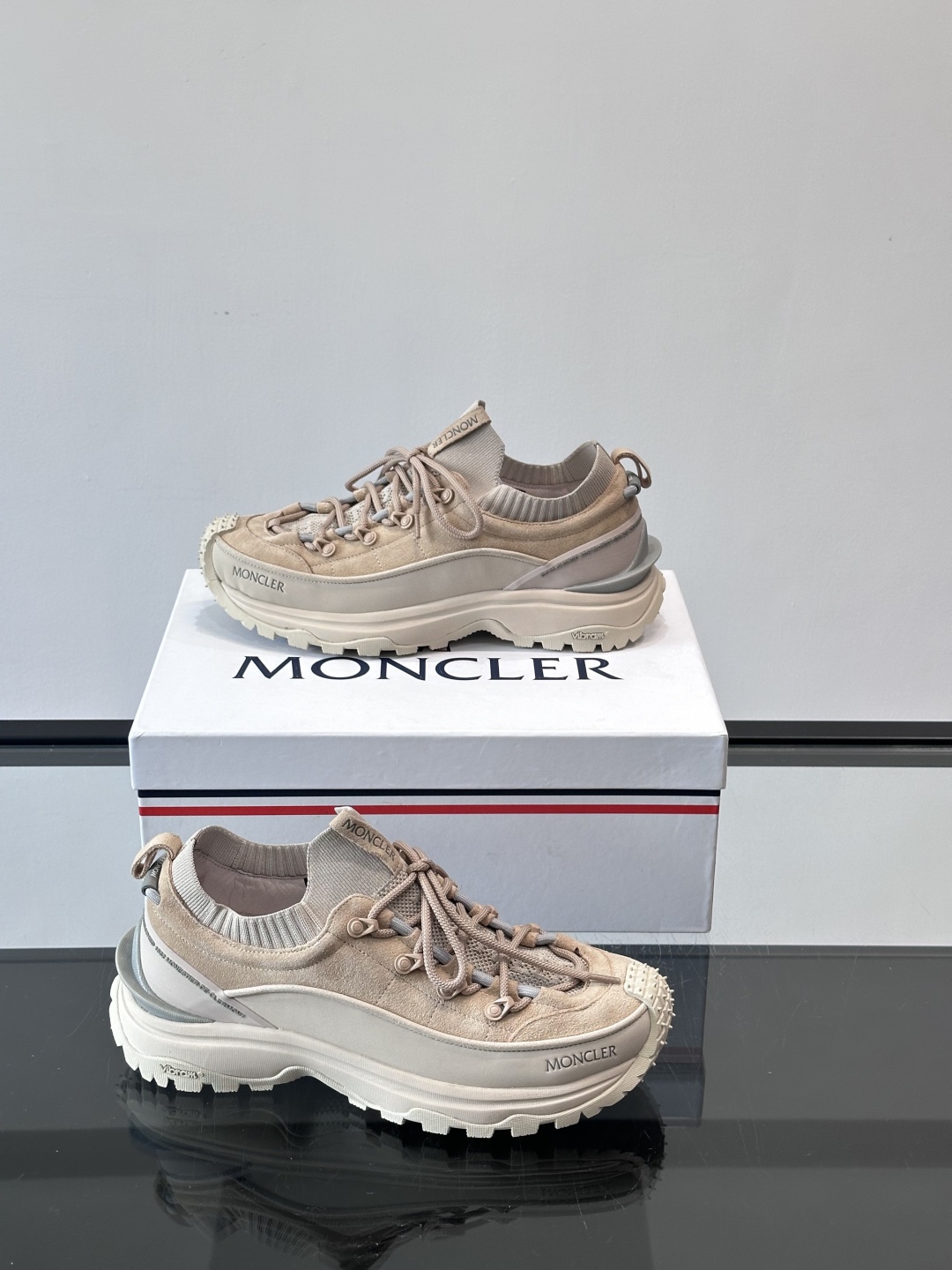Moncler Outdoor Lace-Up Sneakers: Comfort, Style, and Innovation 5 cmp i1758619416232 460 0 3
