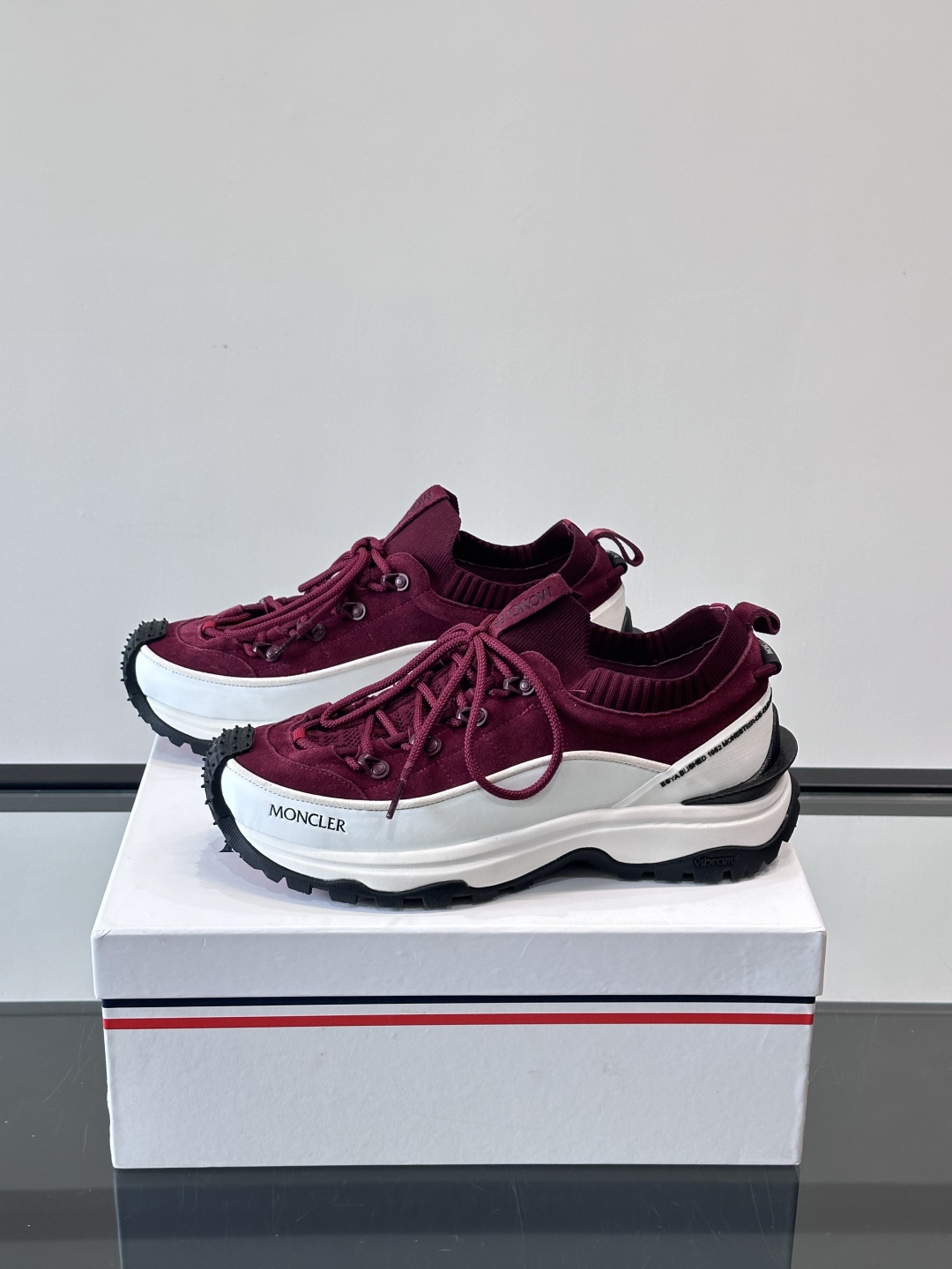 Moncler Outdoor Lace-Up Sneakers: Comfort, Style, and High-Performance Design 4 cmp i1758619432094 3433 0 2