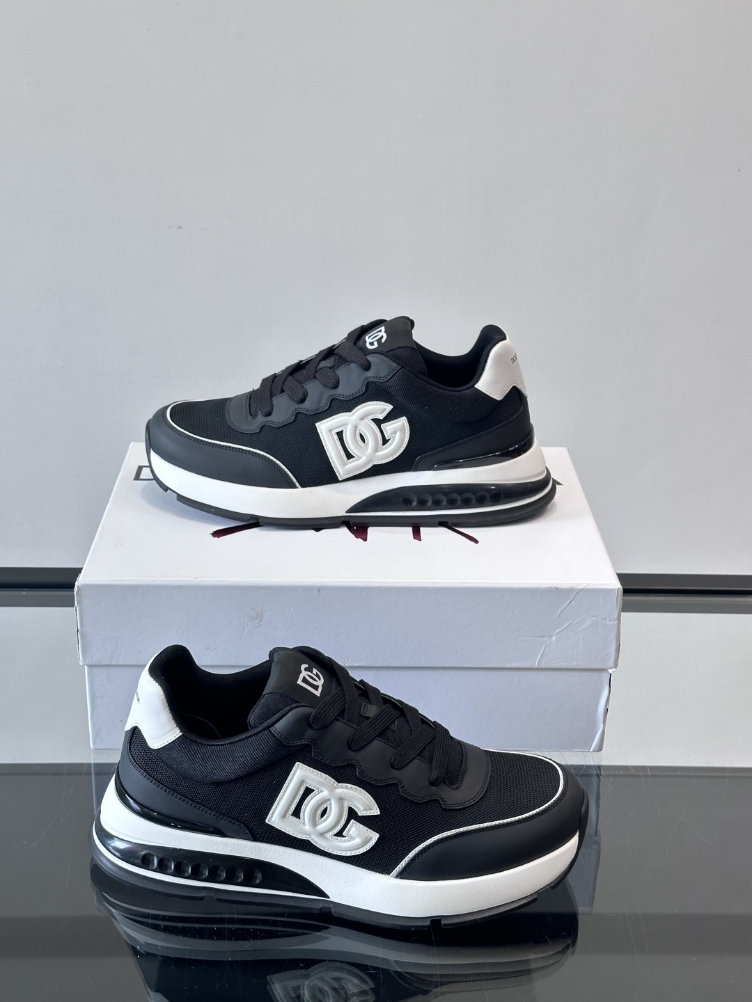 Dolce&Gabbana Men's Leather Sneakers - Stylish, Comfortable, and Durable 5 cmp i1758619707621 561 0 3