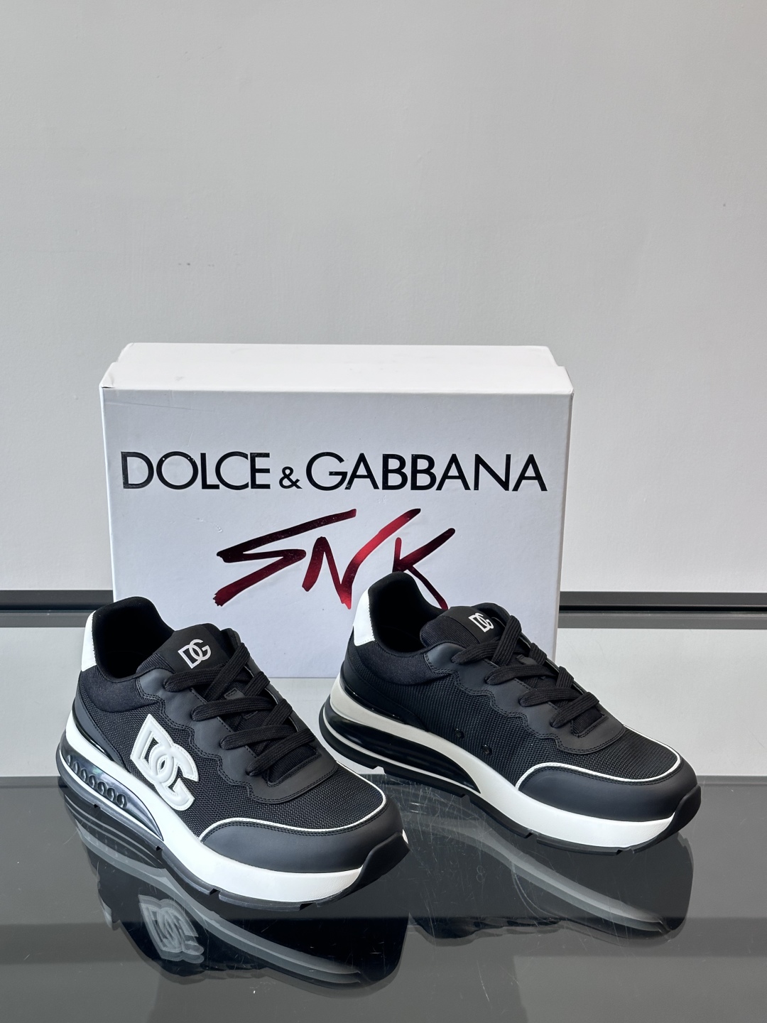 Dolce&Gabbana Men's Leather Sneakers - Stylish, Comfortable, and Durable 6 cmp i1758619709429 332 0 4
