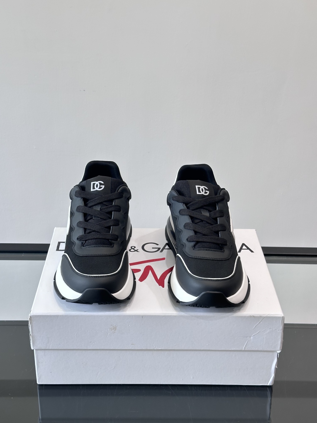 Dolce&Gabbana Men's Leather Sneakers - Stylish, Comfortable, and Durable 3 cmp i1758619709442 2397 0 1