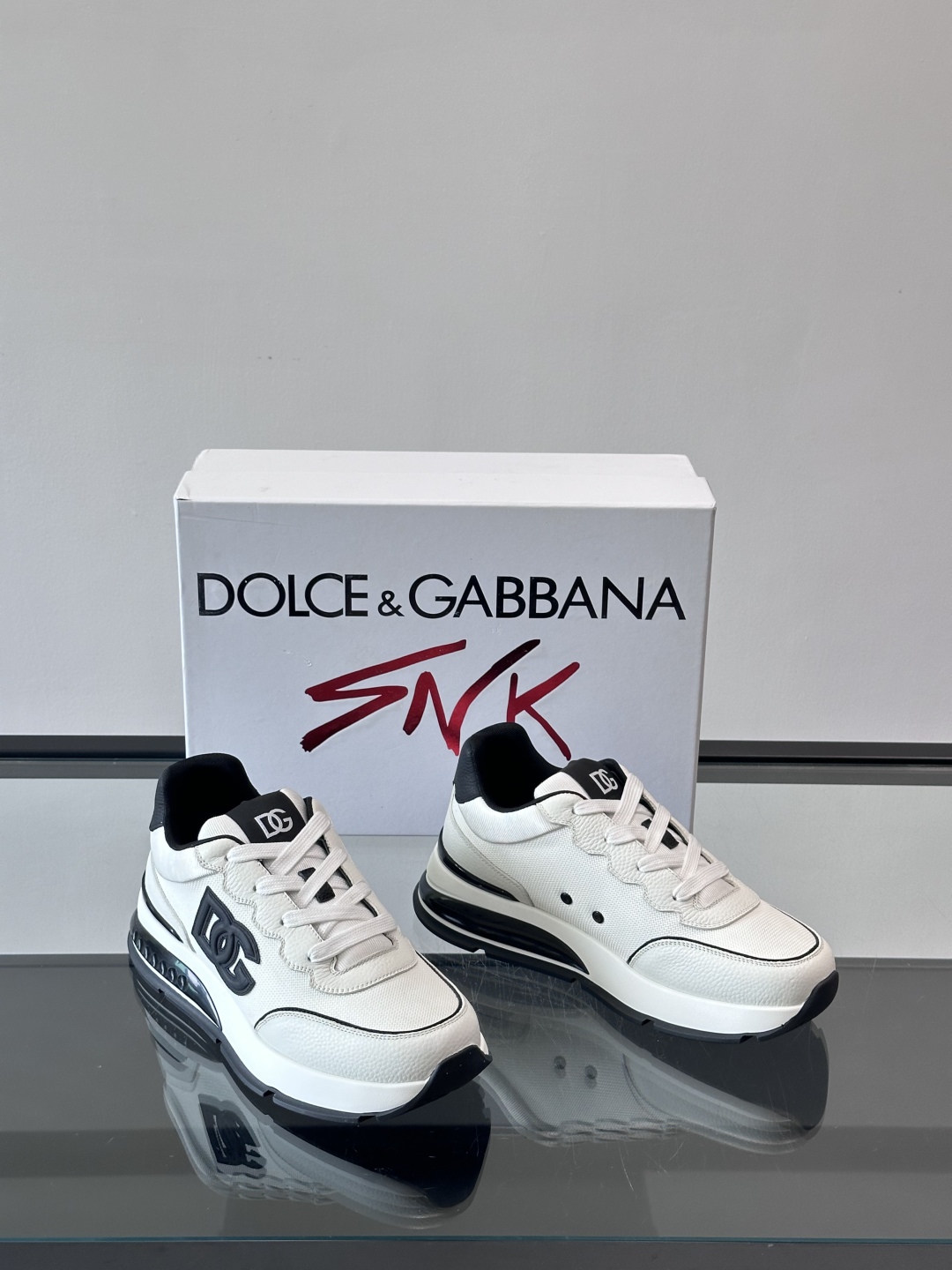 Dolce&Gabbana Men's Leather Casual Sneakers - Fashionable Lace-up Design 6 cmp i1758619876953 3753 0 4