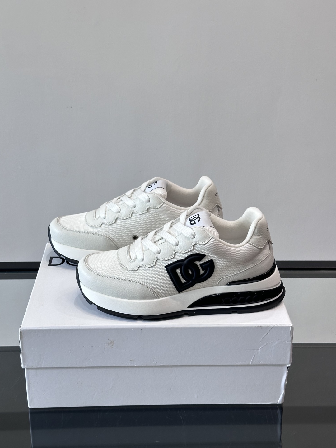 Dolce & Gabbana Men's Leather Sneakers - Stylish, Comfortable, and Durable 4 cmp i1758619894859 9211 0 2