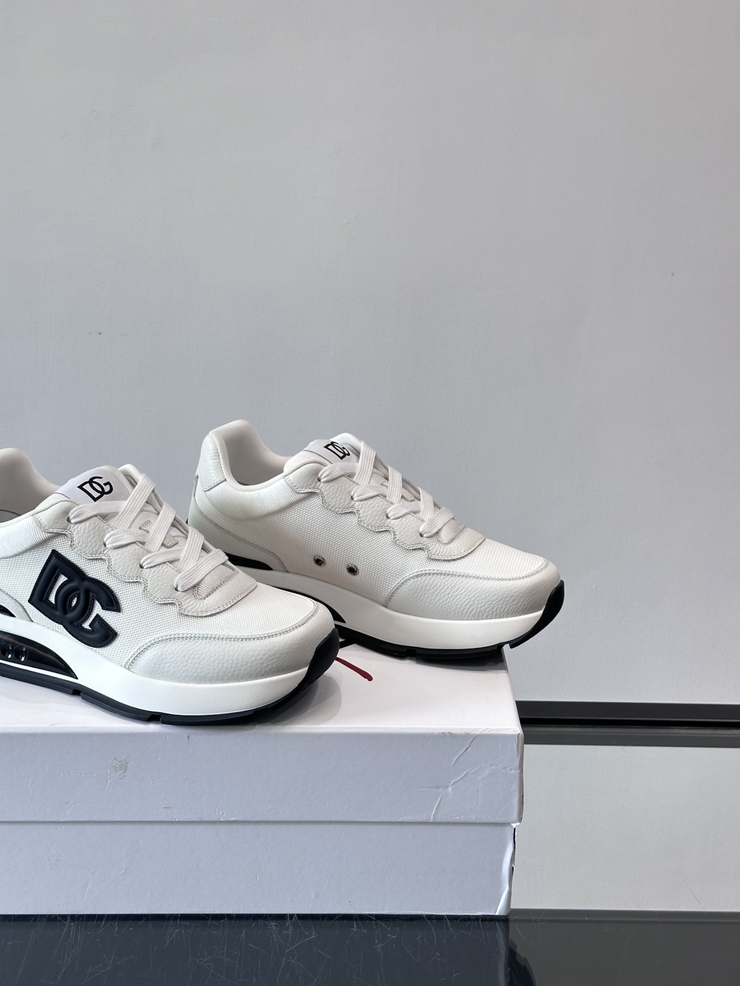 Dolce & Gabbana Men's Leather Sneakers - Stylish, Comfortable, and Durable 8 cmp i1758619896501 217 0 6