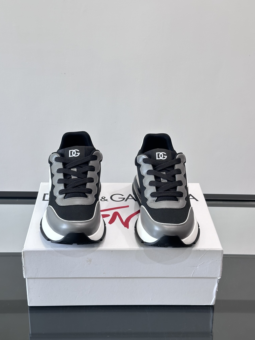 Dolce&Gabbana Men's Leather Lace-Up Sneakers - Stylish & Comfortable 3 cmp i1758619911831 8519 0 1