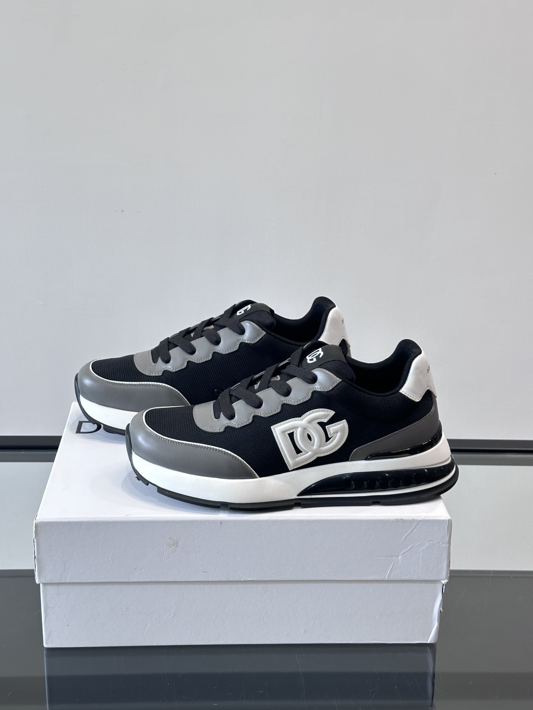 Dolce&Gabbana Men's Leather Lace-Up Sneakers - Stylish & Comfortable 4 cmp i1758619911846 5792 0 2