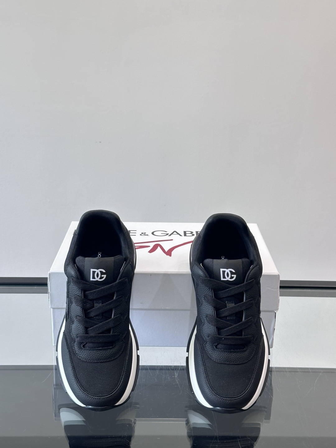 Dolce&Gabbana Men's Leather Sneakers - Stylish, Comfortable, and Durable 7 cmp i1758619924353 2691 0 5