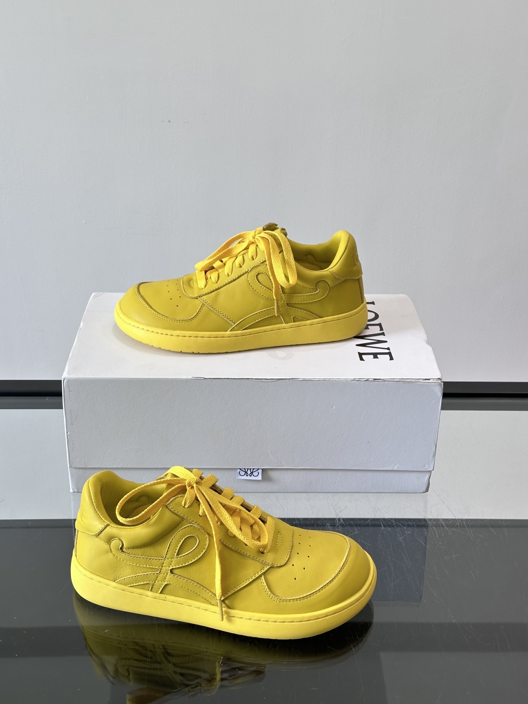 𝐋𝐎𝐄𝐖𝐄罗意威新版大头运动鞋Ballet Runner2.0芭蕾阿甘鞋，鞋头的设计更有趣味性，脚后跟设