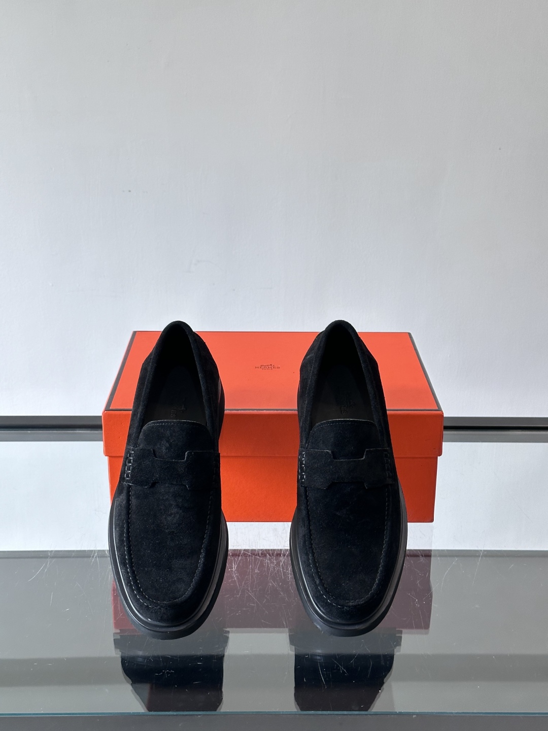 爱马仕Hermes皮鞋👞。2025高级感商务穿搭必备的男鞋~~进口原版牛皮，水染头层牛里，进口橡胶大底！