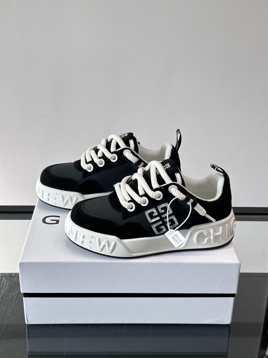 ▫️Gv *y～全新GIV 1男士厚底增高休闲运动鞋，鞋面高品质小牛皮制成！上脚效果帅气有型，增高4CM