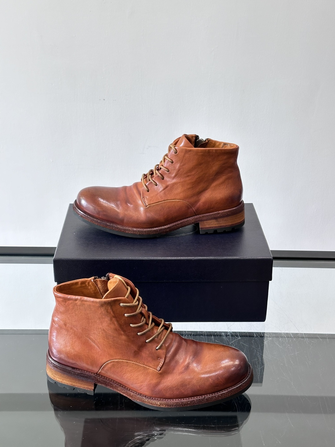Prad* 男士水洗马皮🐎手工靴子🥾，猛货！水洗真皮夹层中底搭配橡胶外底皮鞋，款式新颖时尚，繁复鞋面里外