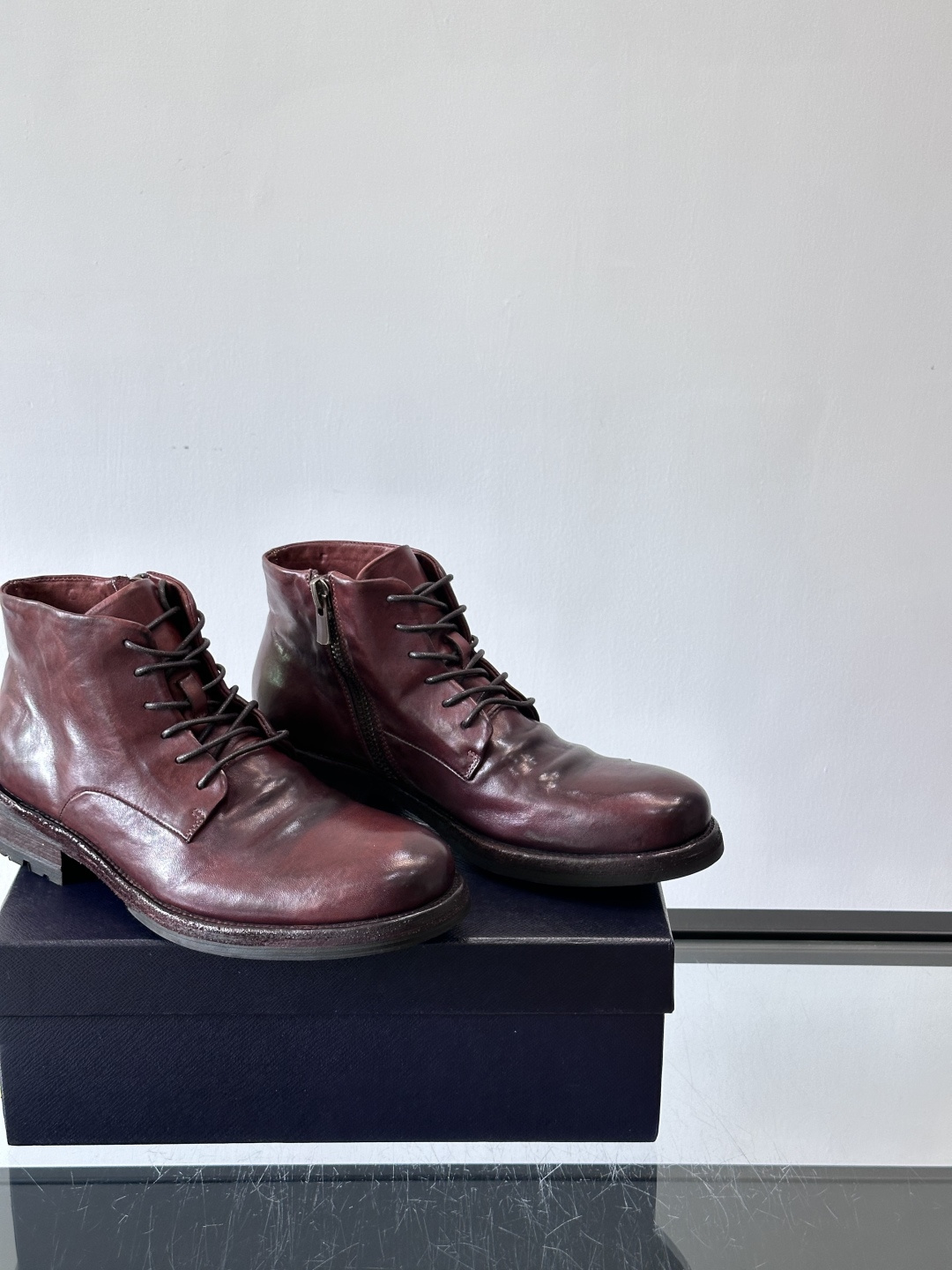 Prad* 男士水洗马皮🐎手工靴子🥾，猛货！水洗真皮夹层中底搭配橡胶外底皮鞋，款式新颖时尚，繁复鞋面里外